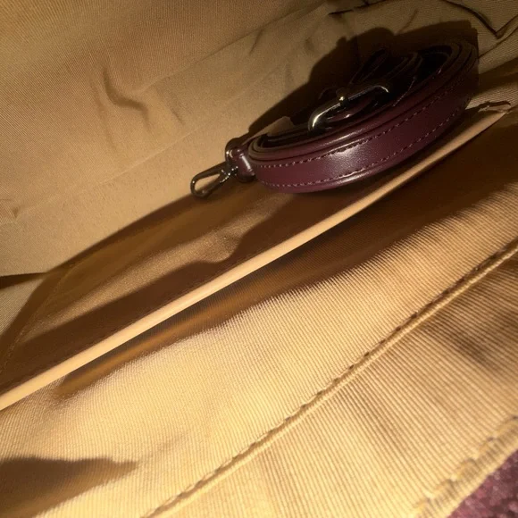 Su Queena Structured Tote Bag in Deep Burgundy - Picture 8 of 9